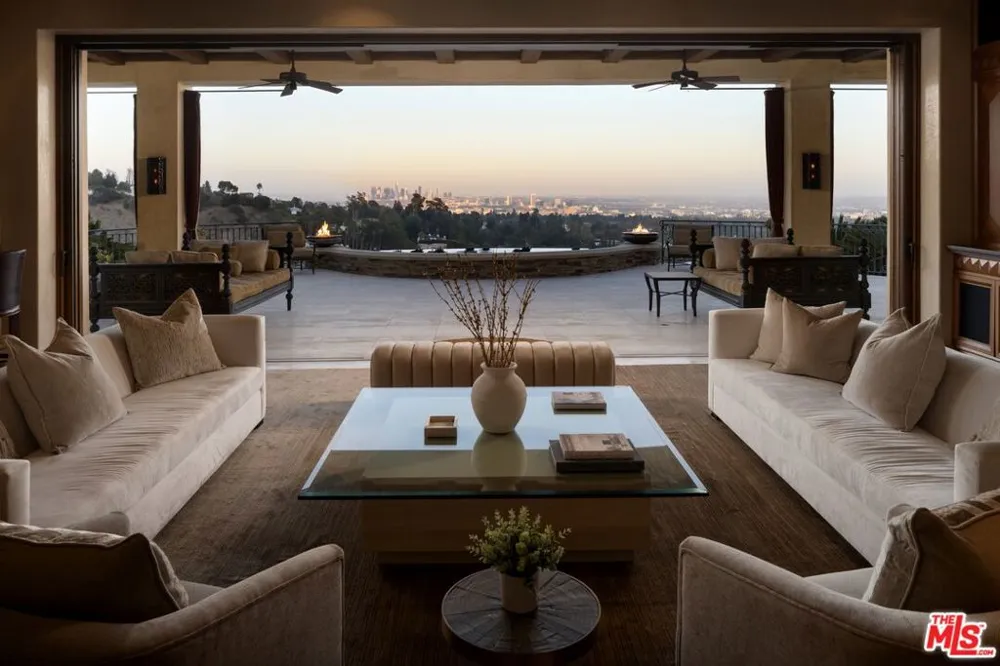 10066 Cielo Drive Los Angeles, CA 90210