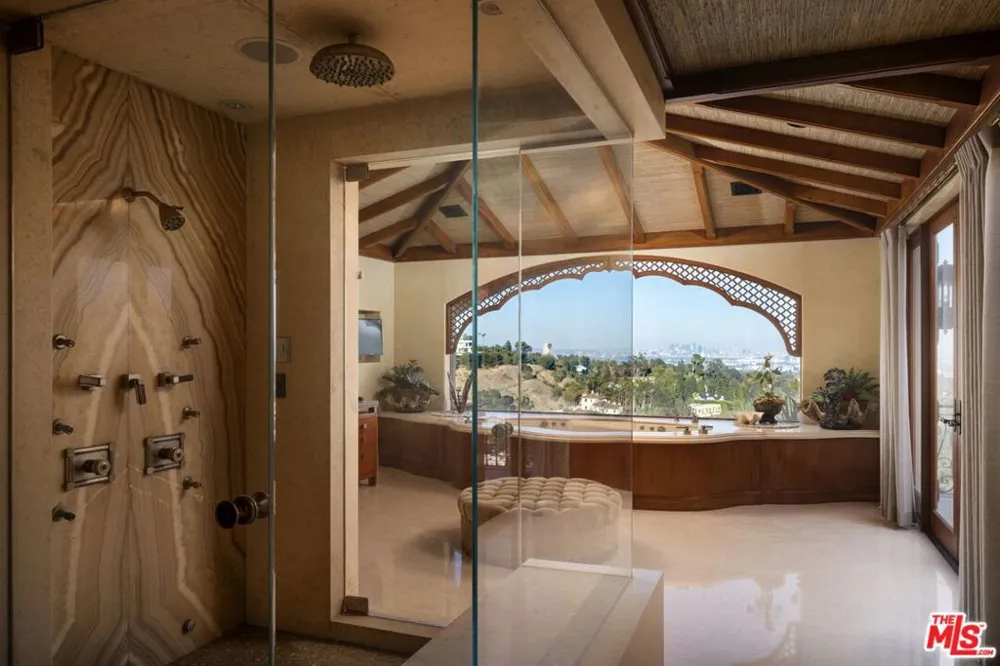 10066 Cielo Drive Los Angeles, CA 90210