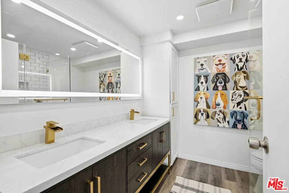 7135 Hollywood Boulevard #206 Los Angeles, CA 90046