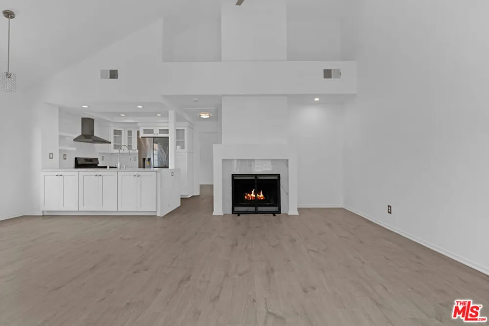 4240 Lost Hills Road #506 Calabasas, CA 91301
