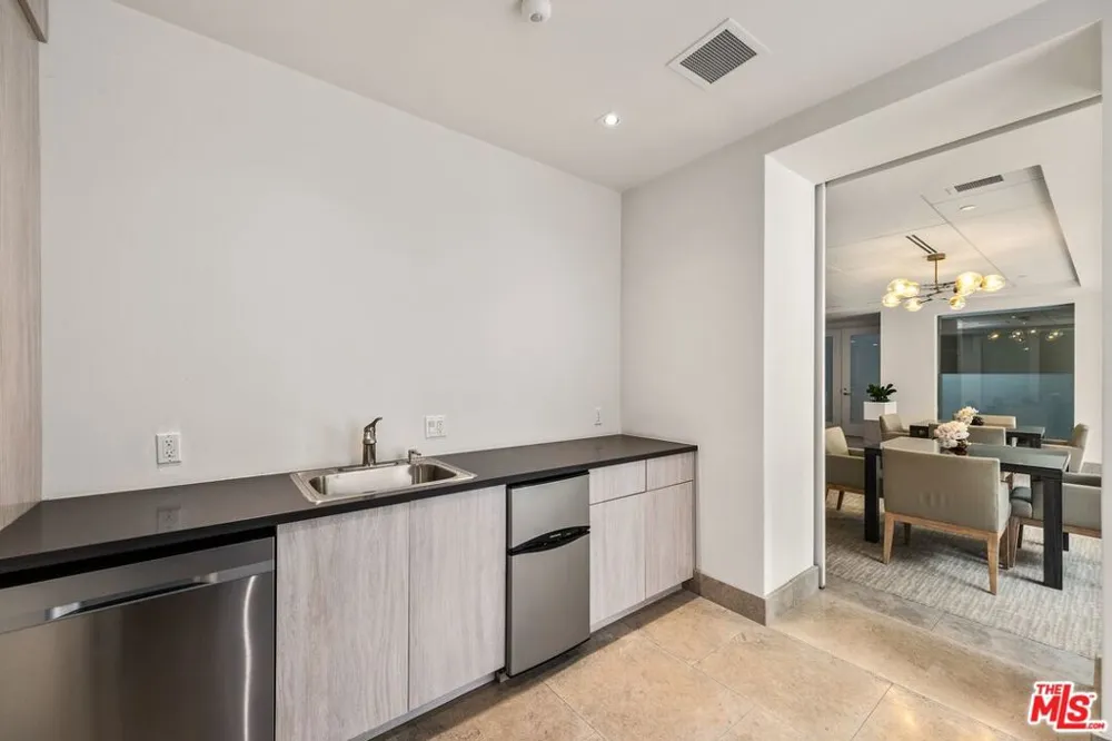 1440 VETERAN AVENUE #217 Los Angeles, CA 90024