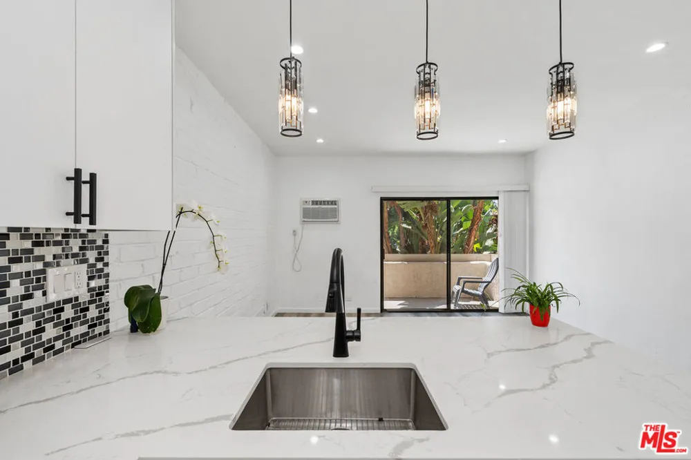 1440 VETERAN AVENUE #217 Los Angeles, CA 90024