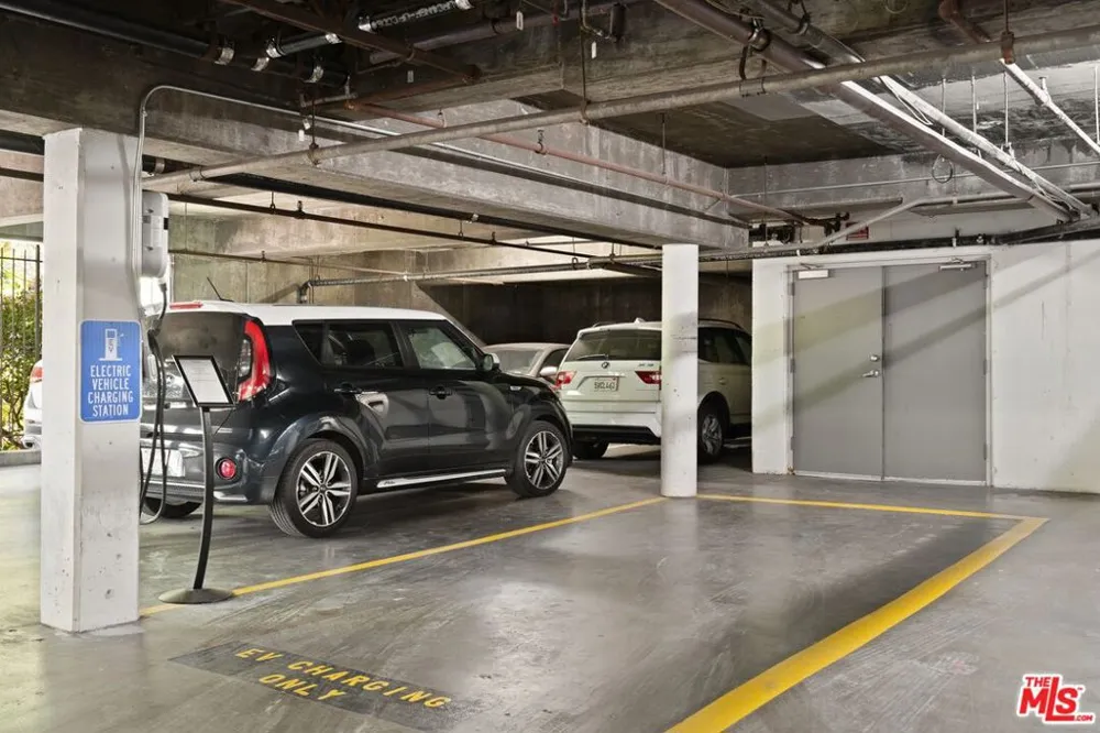 1440 VETERAN AVENUE #217 Los Angeles, CA 90024