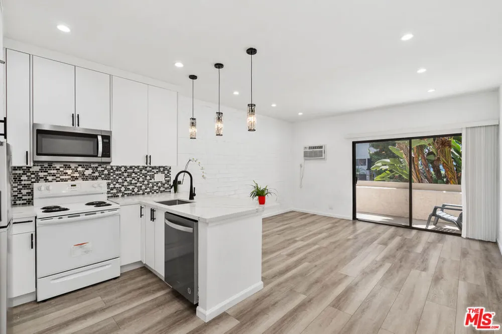 1440 VETERAN AVENUE #217 Los Angeles, CA 90024