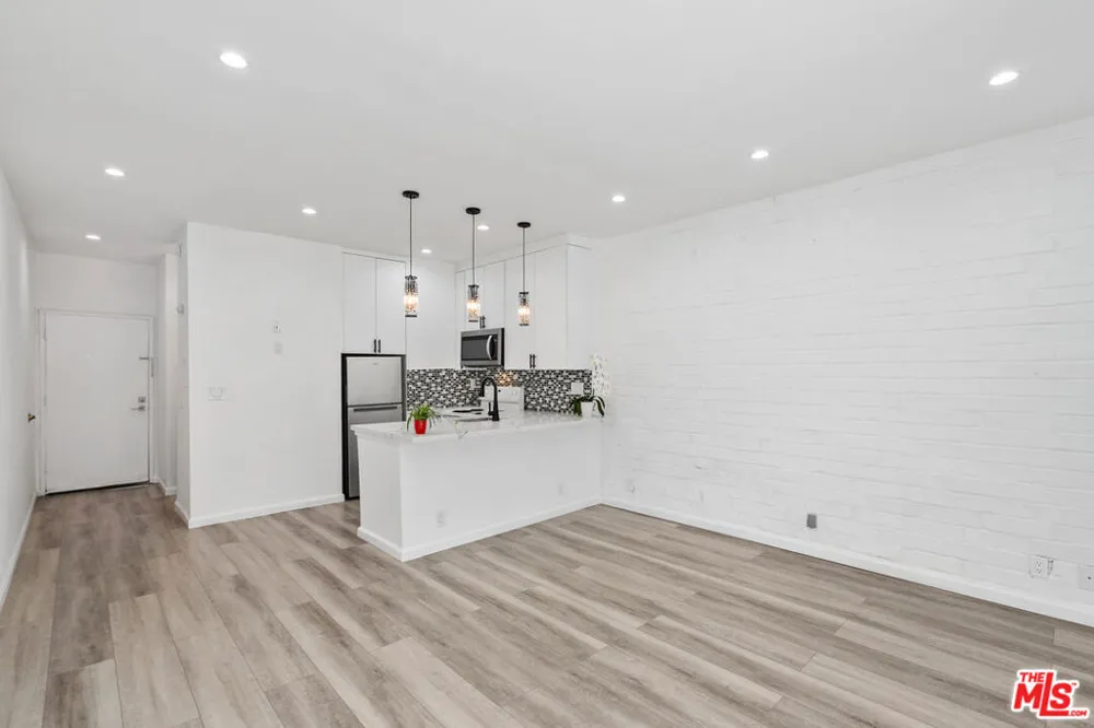 1440 VETERAN AVENUE #217 Los Angeles, CA 90024