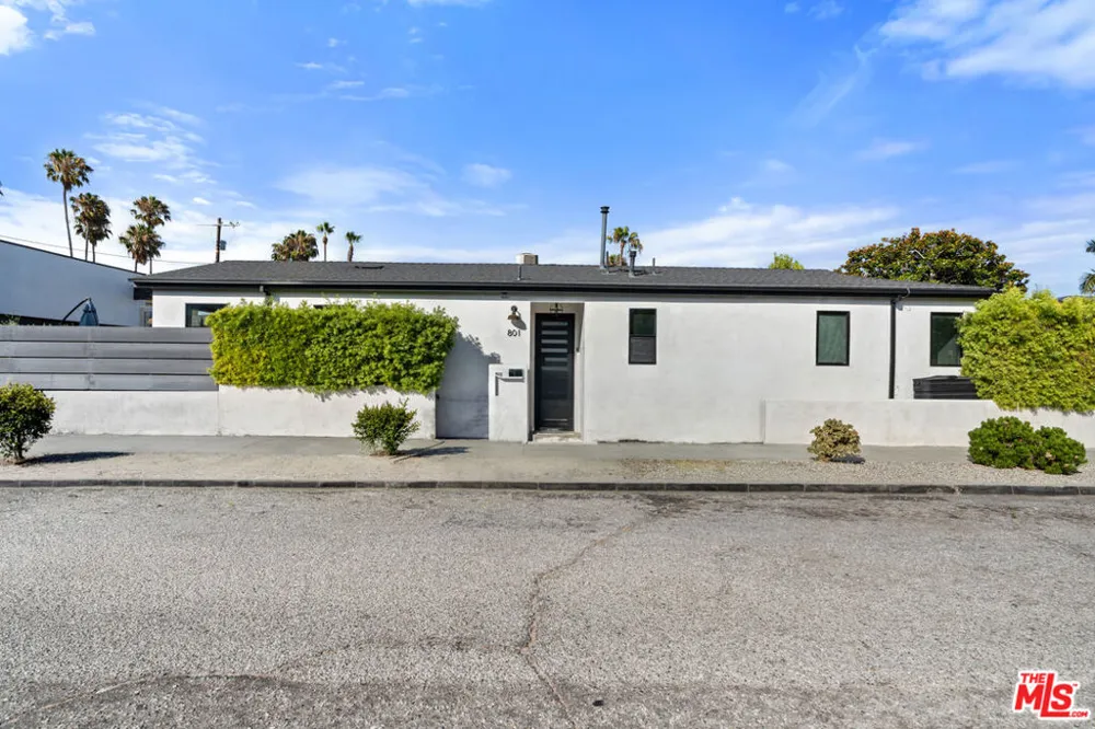 801 Howard Street Los Angeles, CA 90292