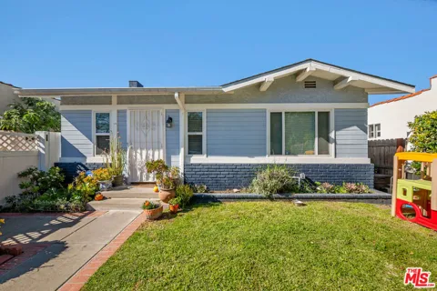 2227 Alsace Avenue