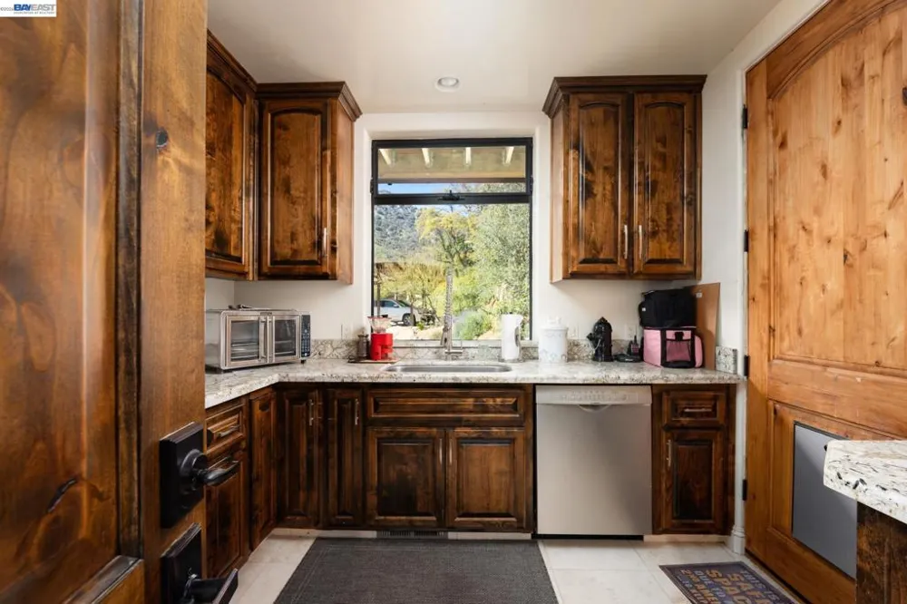 48250 S Fork Dr Three Rivers, CA 93271