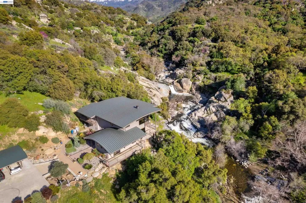 48250 S Fork Dr Three Rivers, CA 93271