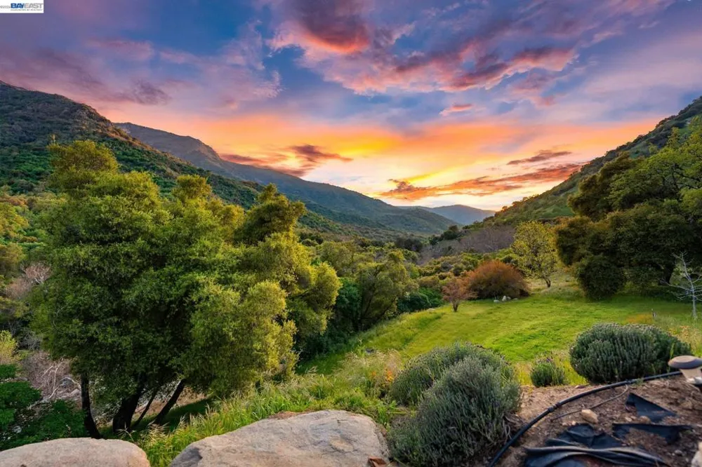 48250 S Fork Dr Three Rivers, CA 93271