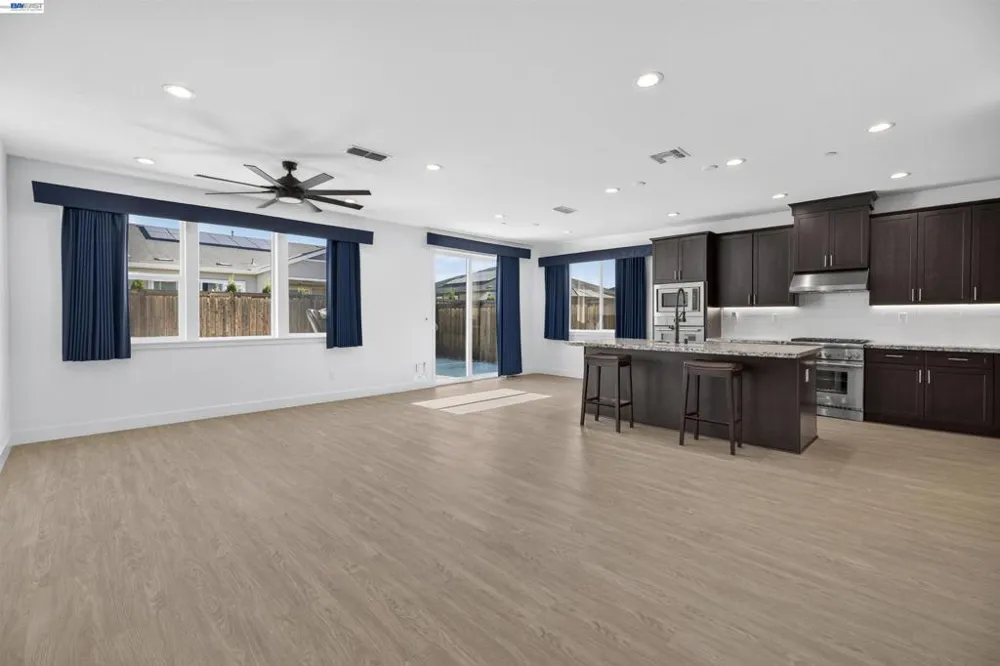 619 Heathridge Street Manteca, CA 95336