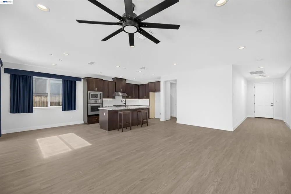 619 Heathridge Street Manteca, CA 95336