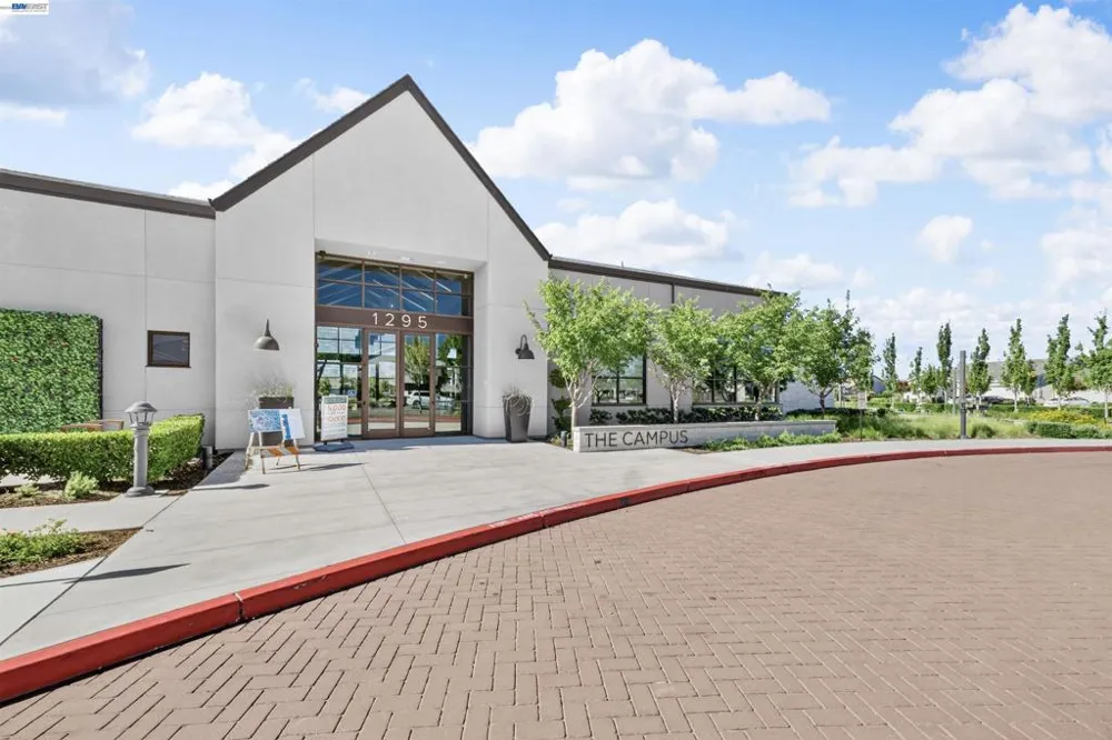 619 Heathridge Street Manteca, CA 95336