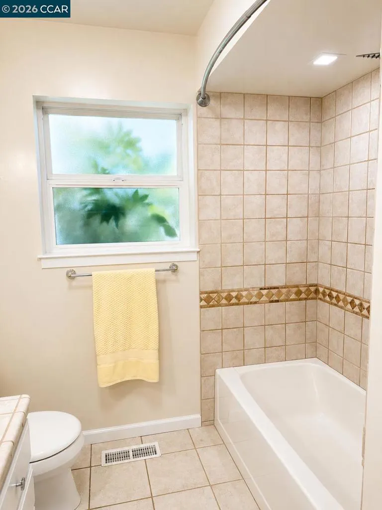 4334 Santa Rita Rd El Sobrante, CA 94803