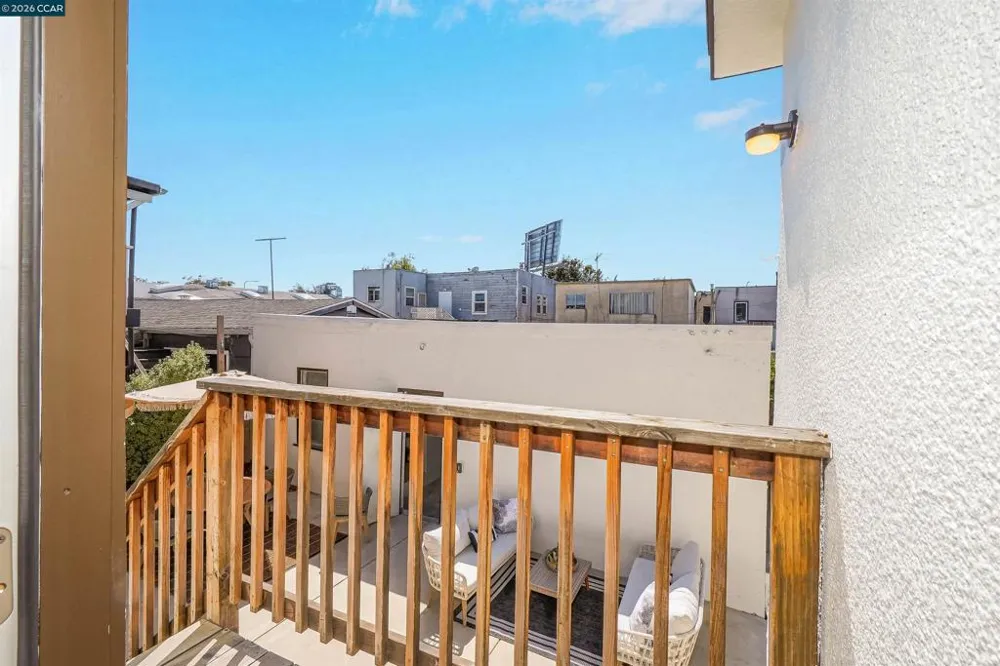 1300 Kains Ave Berkeley, CA 94702
