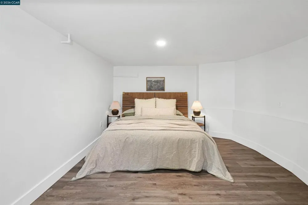 1300 Kains Ave Berkeley, CA 94702