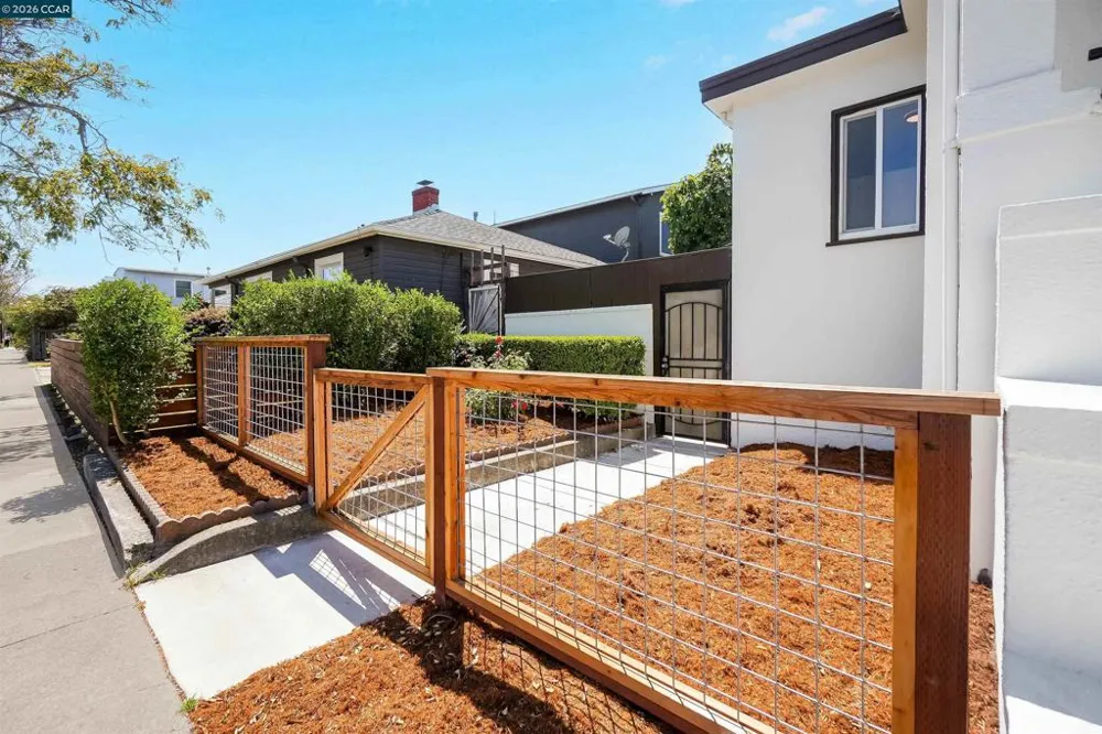 1300 Kains Ave Berkeley, CA 94702
