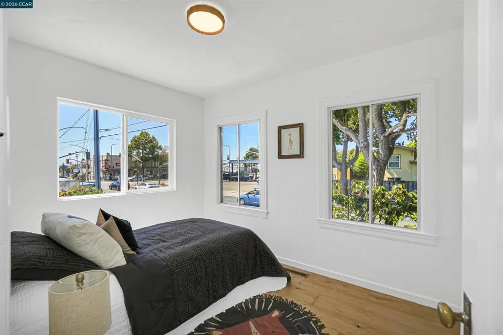 1300 Kains Ave Berkeley, CA 94702