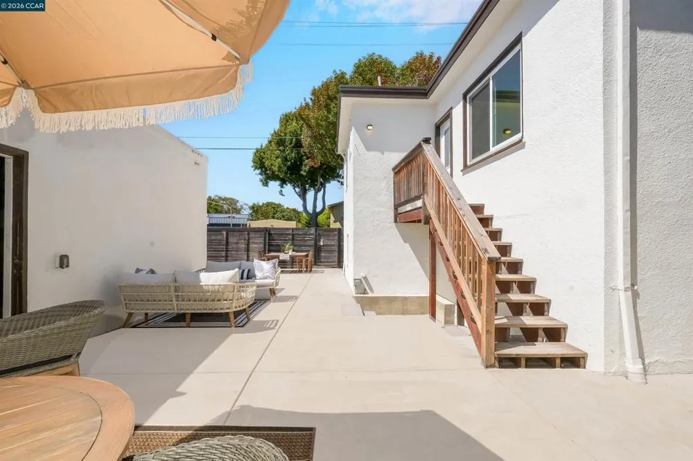 1300 Kains Ave Berkeley, CA 94702