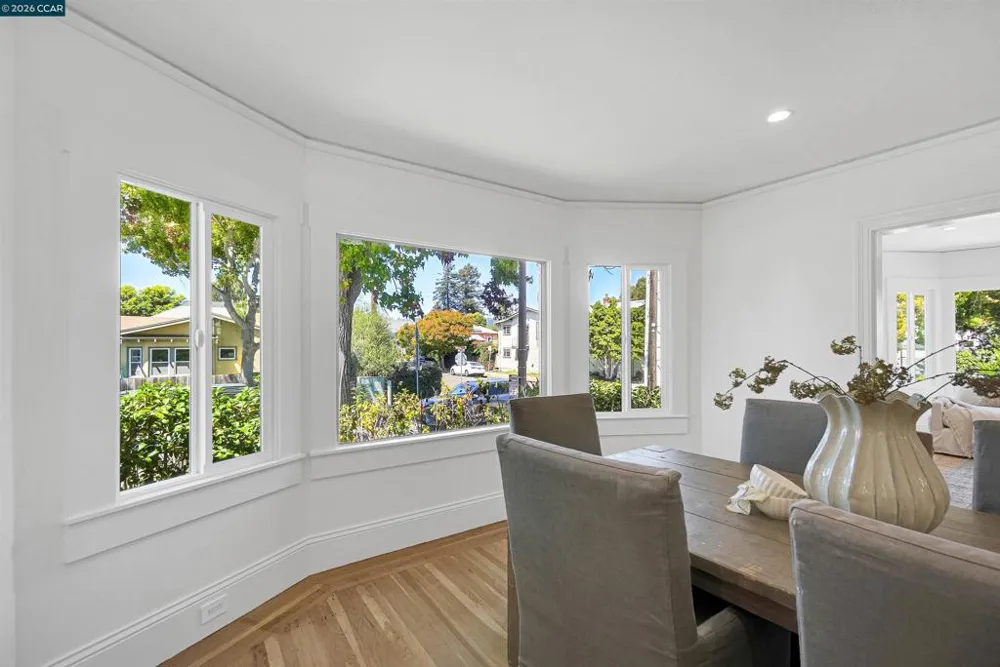 1300 Kains Ave Berkeley, CA 94702
