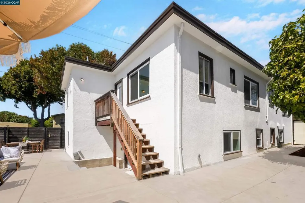1300 Kains Ave Berkeley, CA 94702