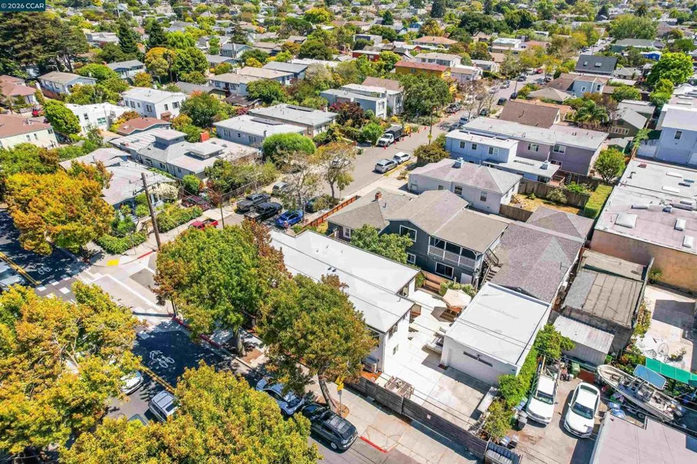 1300 Kains Ave Berkeley, CA 94702