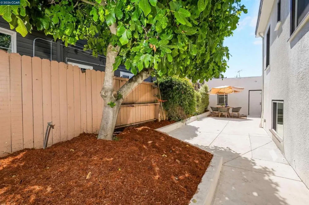 1300 Kains Ave Berkeley, CA 94702