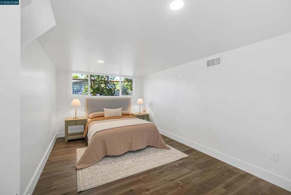 1300 Kains Ave Berkeley, CA 94702