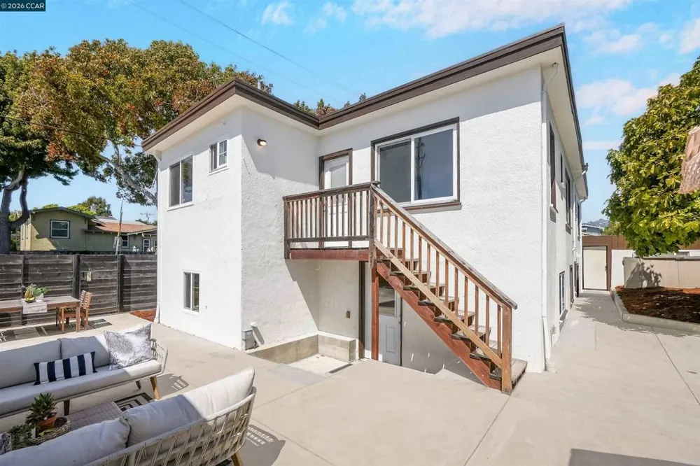 1300 Kains Ave Berkeley, CA 94702