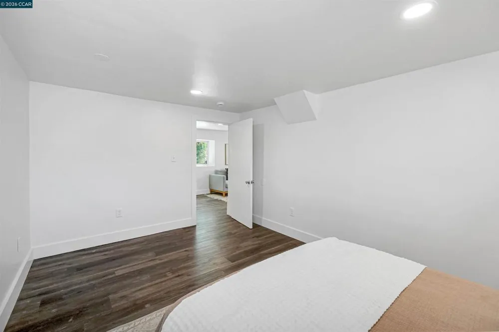 1300 Kains Ave Berkeley, CA 94702