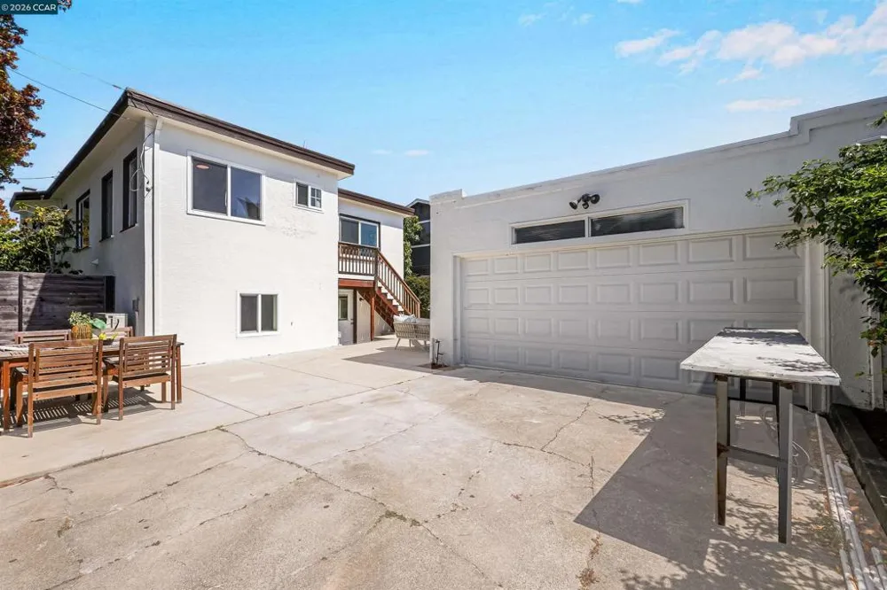 1300 Kains Ave Berkeley, CA 94702