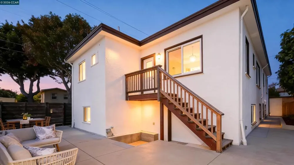 1300 Kains Ave Berkeley, CA 94702