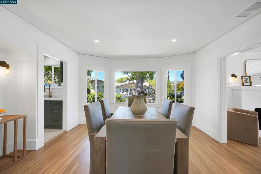 1300 Kains Ave Berkeley, CA 94702