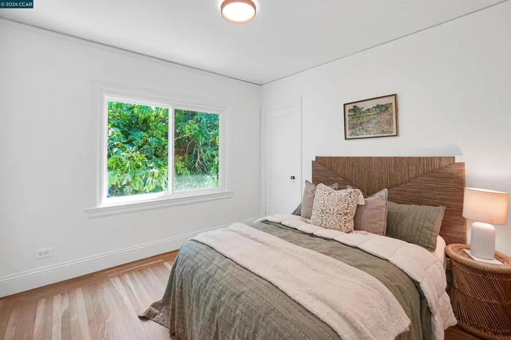 1300 Kains Ave Berkeley, CA 94702
