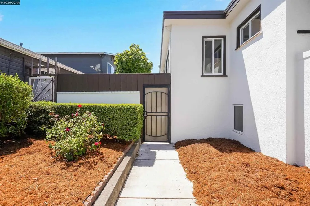 1300 Kains Ave Berkeley, CA 94702