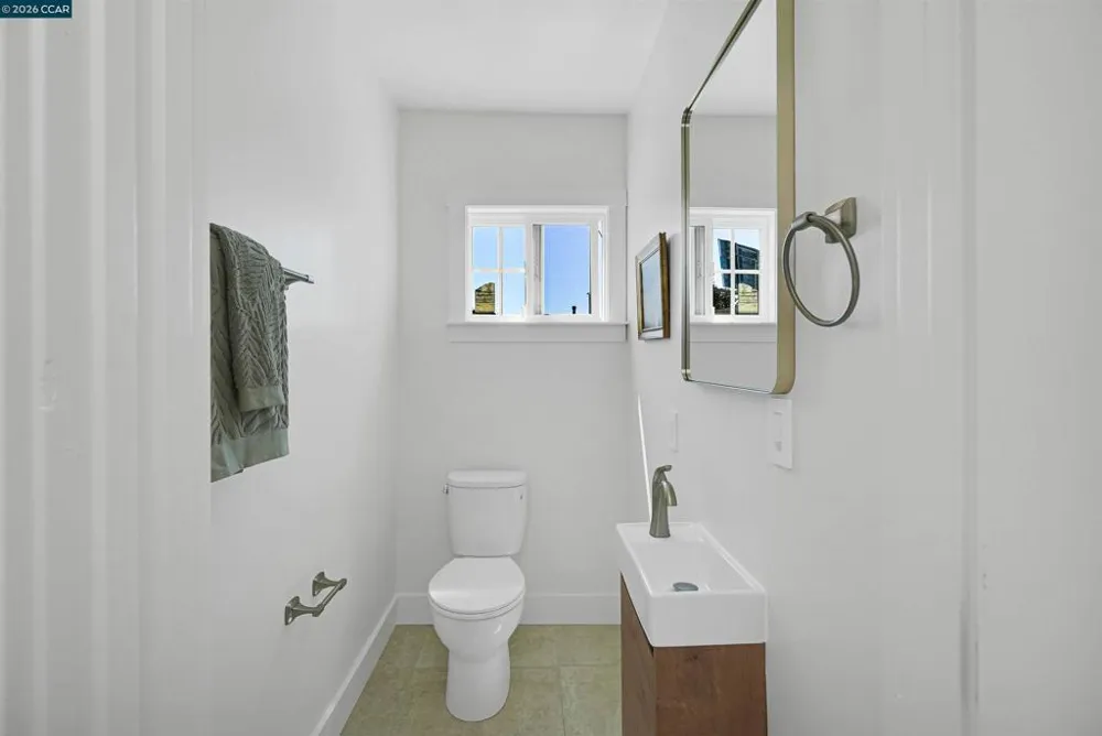 1300 Kains Ave Berkeley, CA 94702
