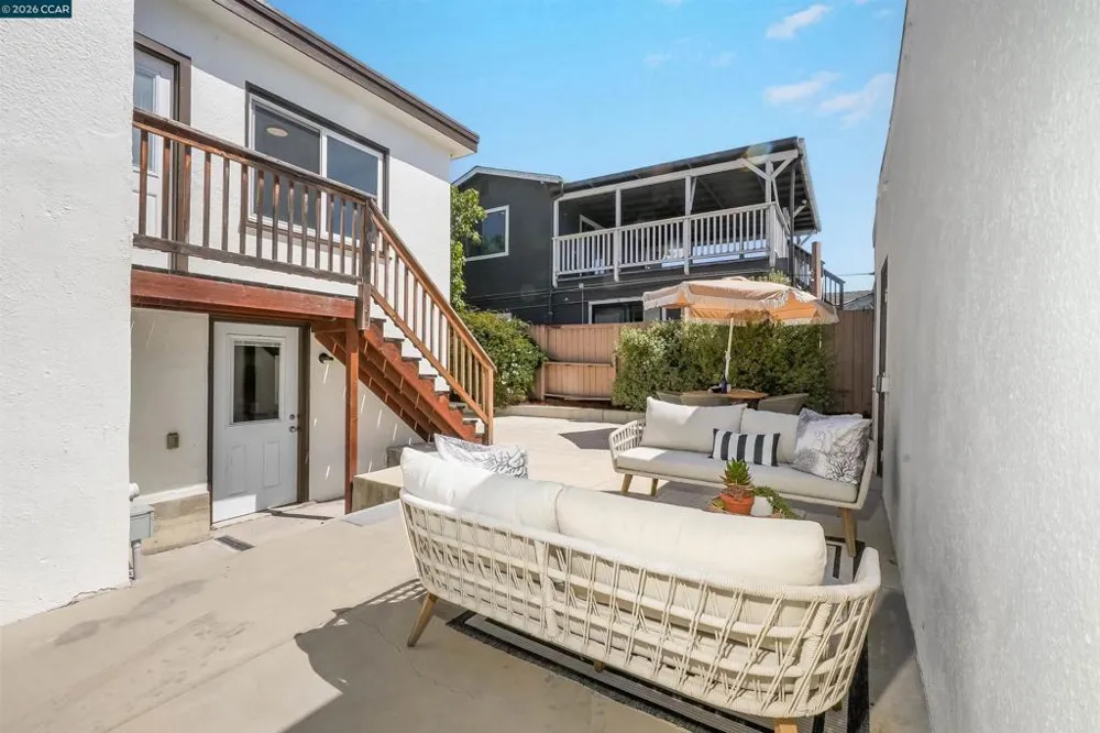 1300 Kains Ave Berkeley, CA 94702