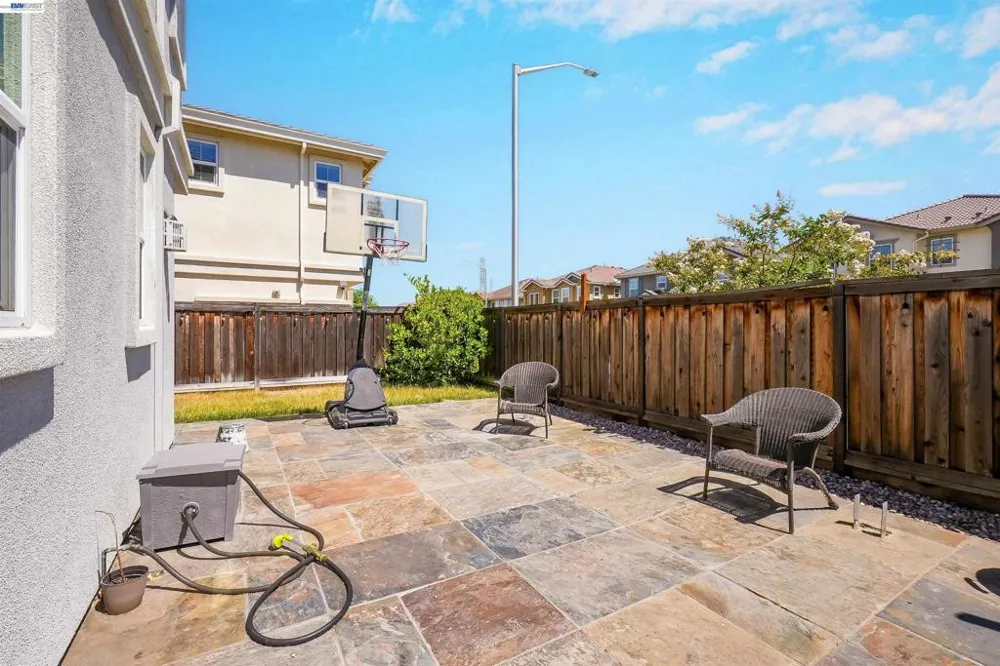 3001 Aragon Dr Pittsburg, CA 94565