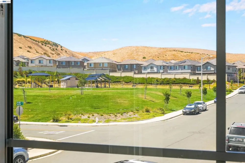 3001 Aragon Dr Pittsburg, CA 94565
