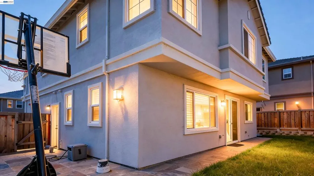 3001 Aragon Dr Pittsburg, CA 94565