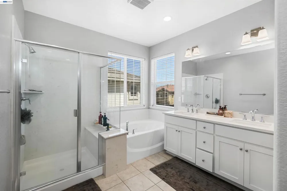 3001 Aragon Dr Pittsburg, CA 94565