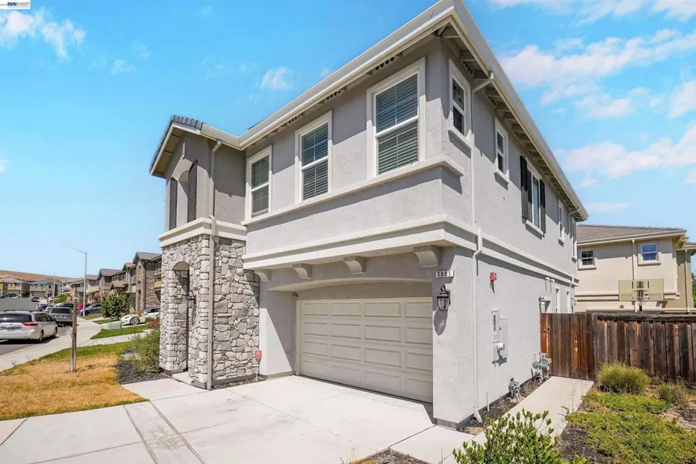 3001 Aragon Dr Pittsburg, CA 94565