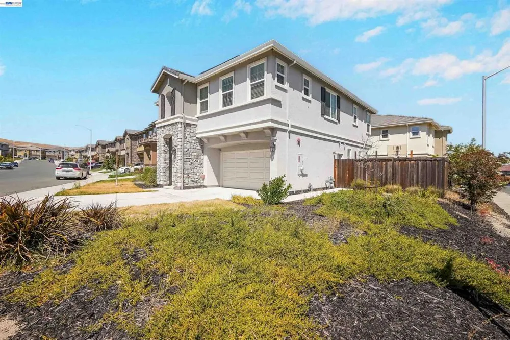 3001 Aragon Dr Pittsburg, CA 94565