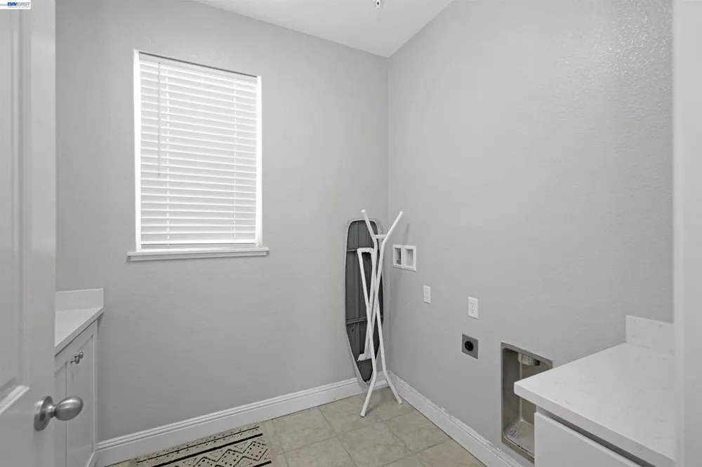 3001 Aragon Dr Pittsburg, CA 94565