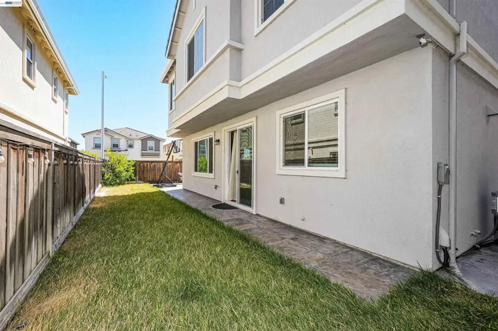 3001 Aragon Dr Pittsburg, CA 94565