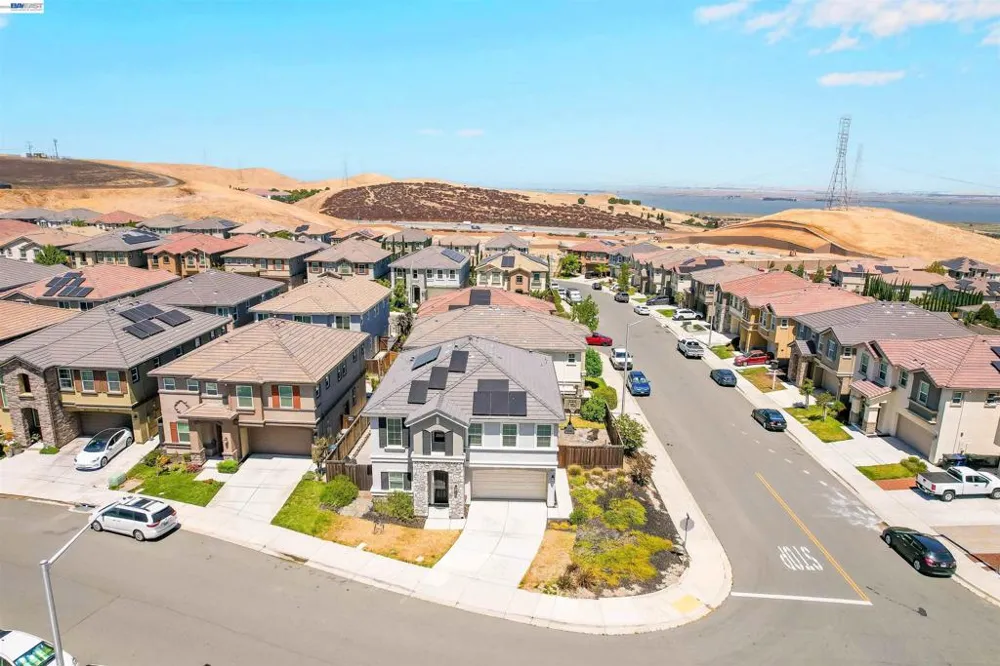3001 Aragon Dr Pittsburg, CA 94565
