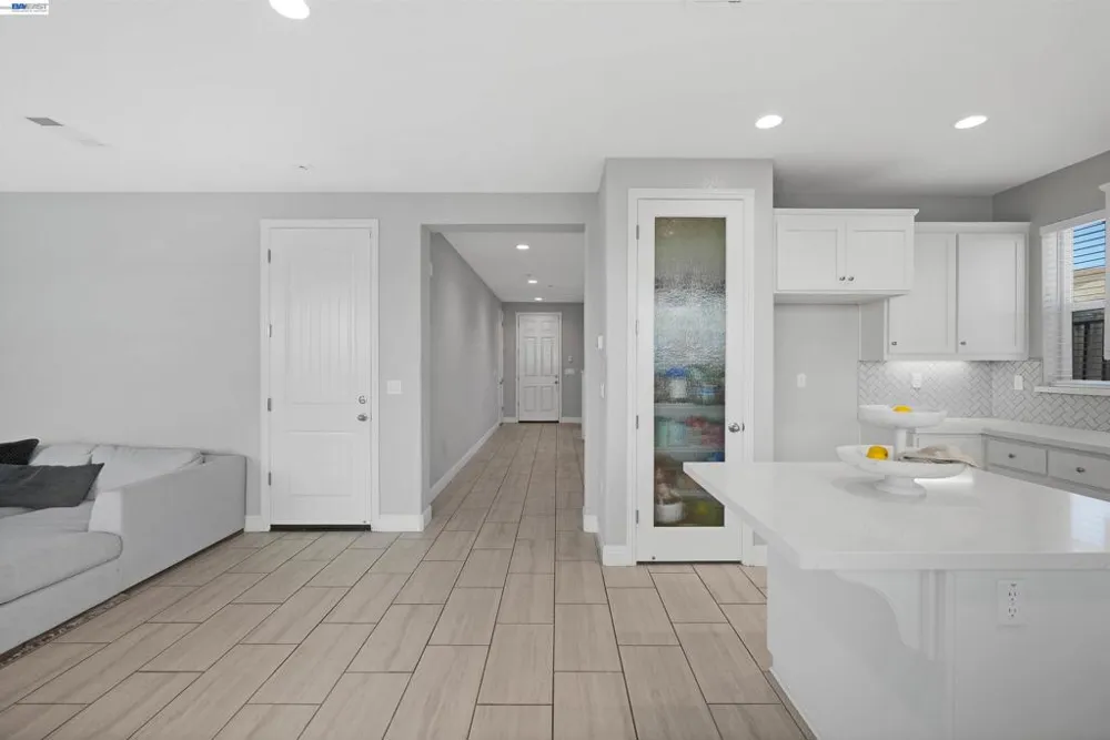 3001 Aragon Dr Pittsburg, CA 94565
