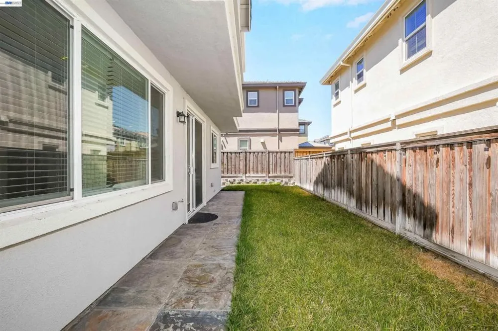 3001 Aragon Dr Pittsburg, CA 94565