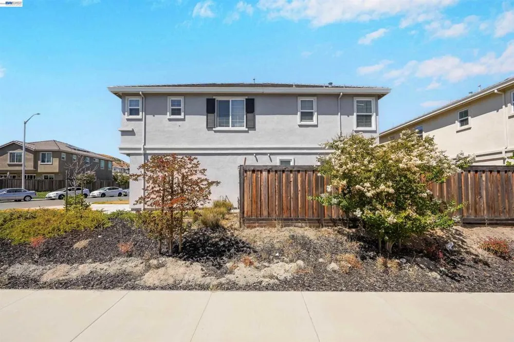 3001 Aragon Dr Pittsburg, CA 94565