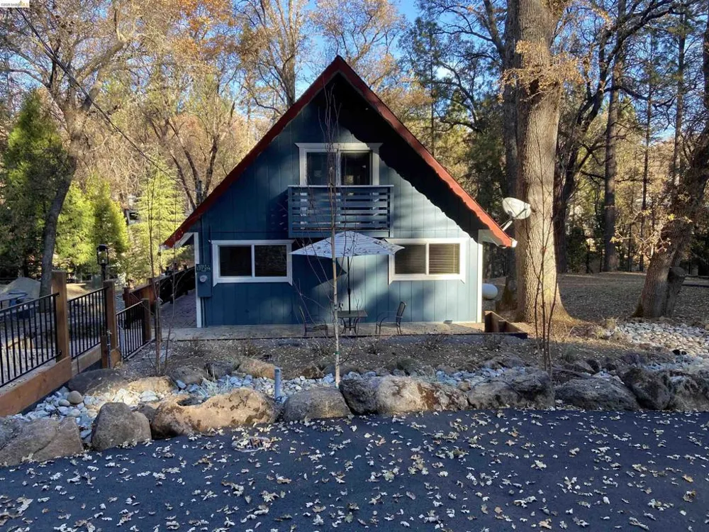 19462 Grizzly Cir Groveland, CA 95321